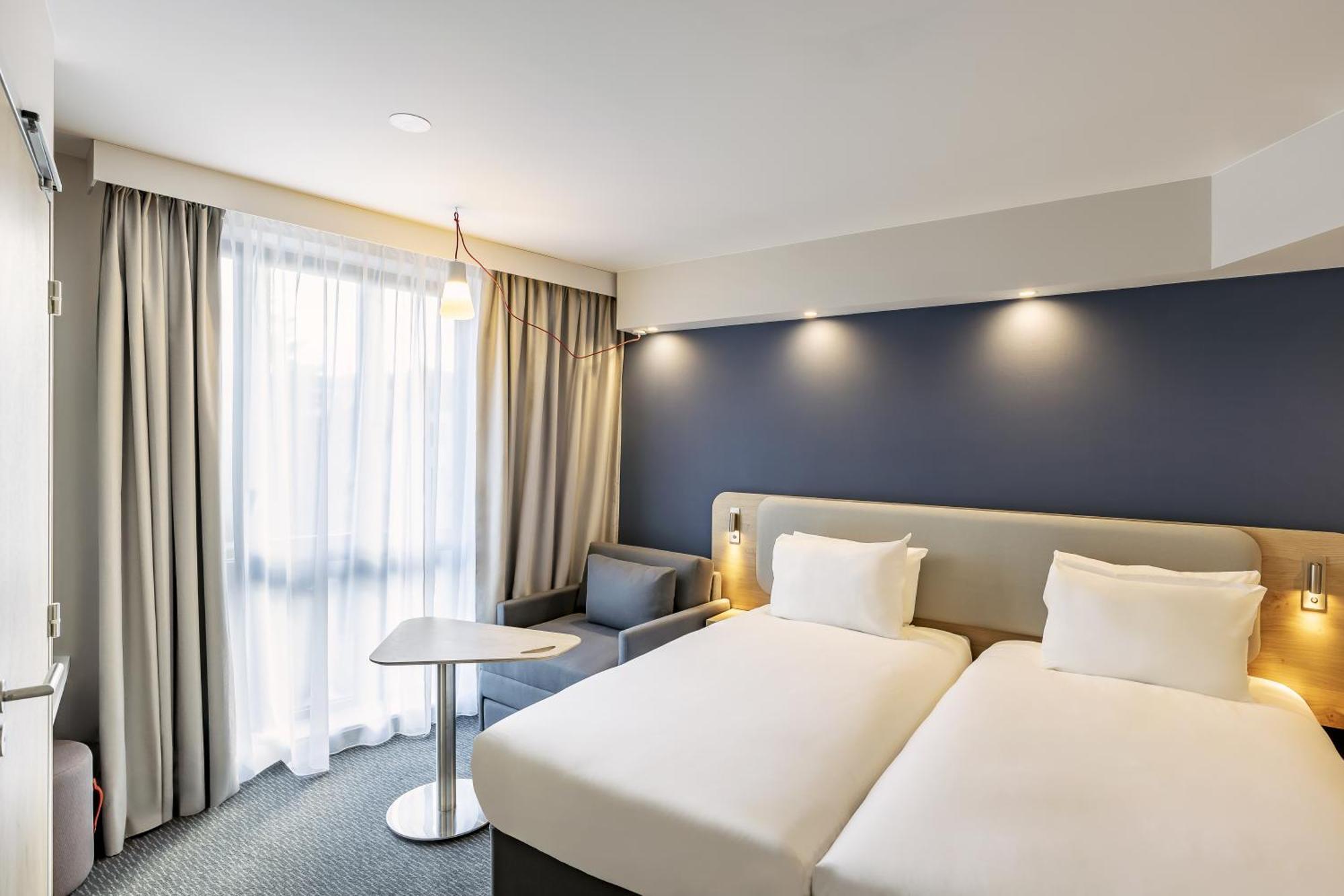 Holiday Inn Express Paris - Poissy By Ihg エクステリア 写真