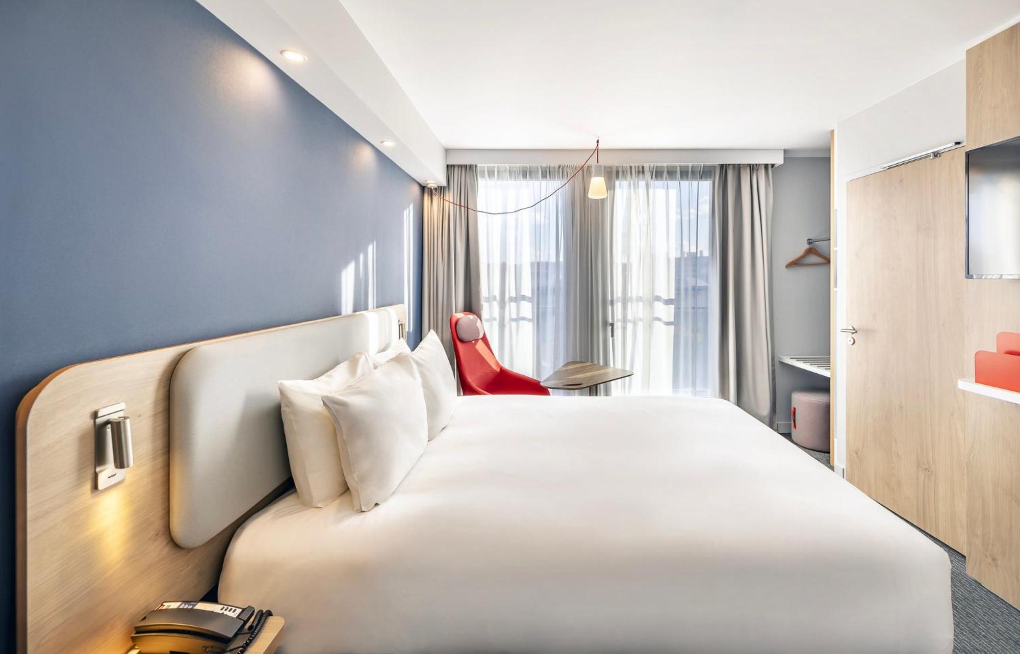 Holiday Inn Express Paris - Poissy By Ihg エクステリア 写真